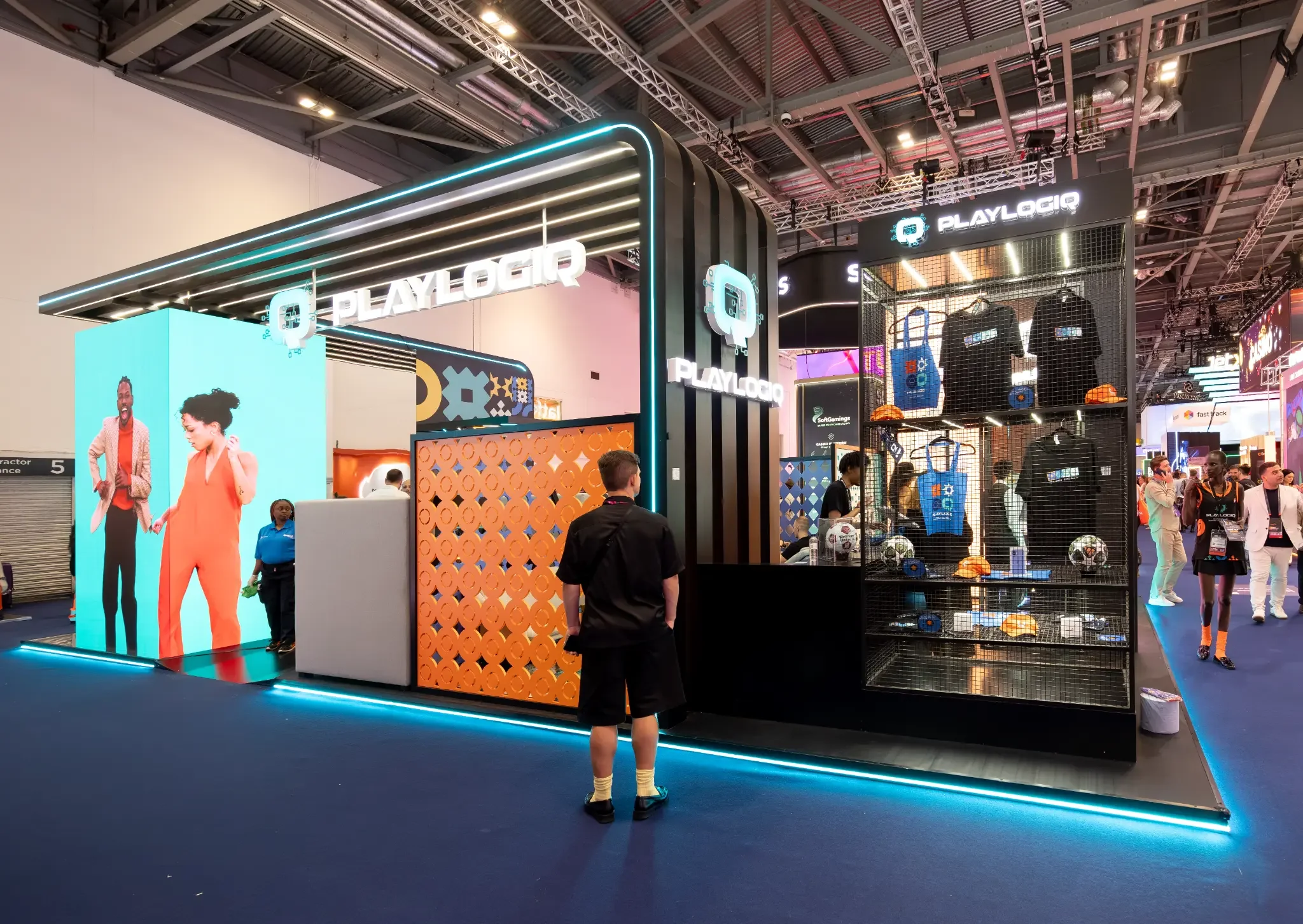 PlayLogIQ Interactive Gaming Exhibition Stand execution photo 3